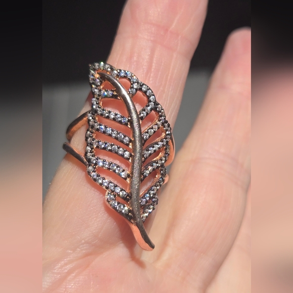 White sapphire Sterling & Gold leaf ring sz8 - Picture 3 of 8